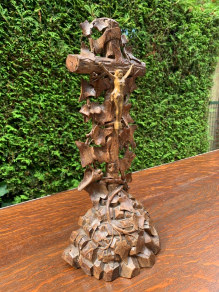 Black forrest Crucifix