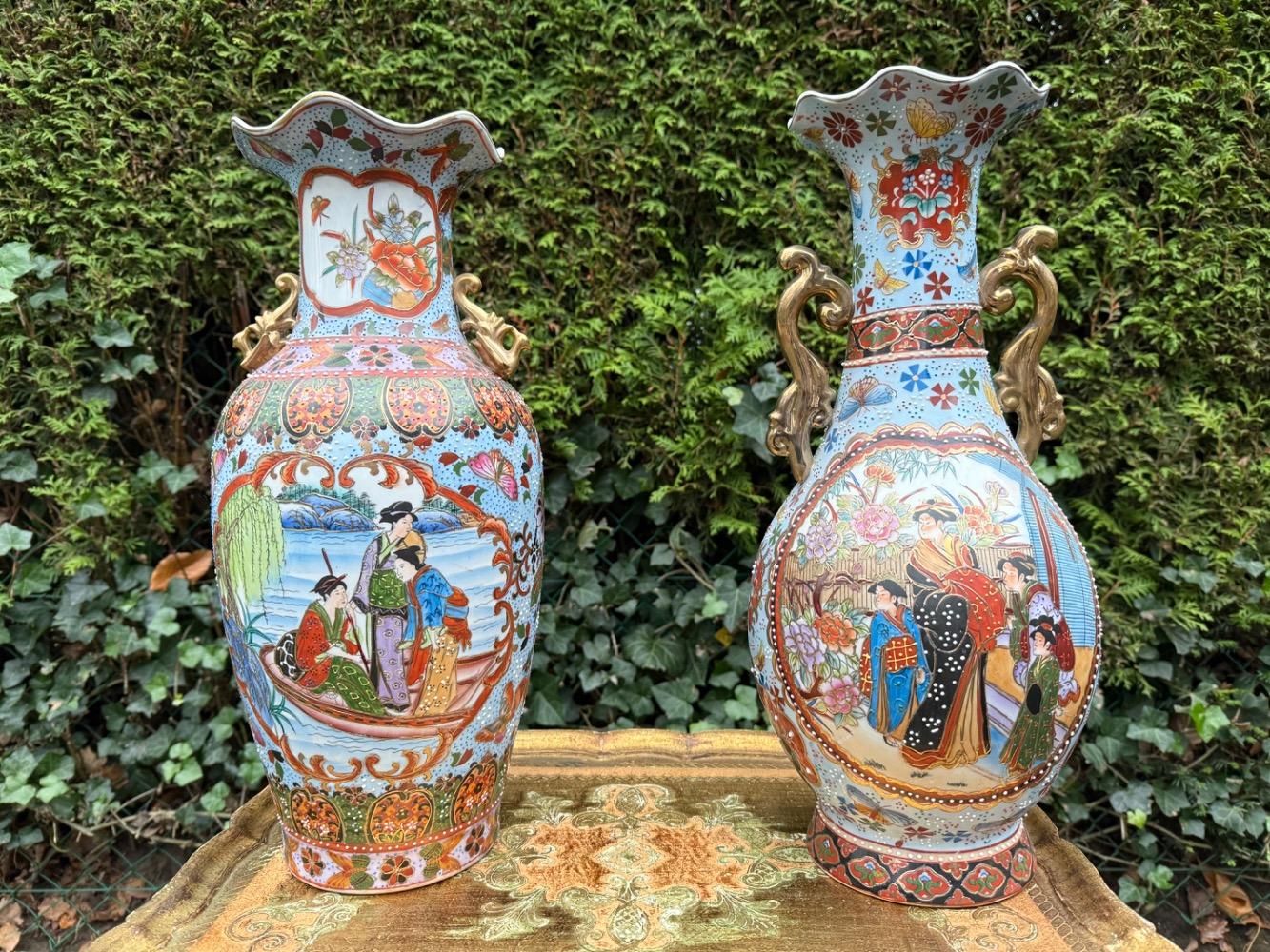 Chinese Pair of vases