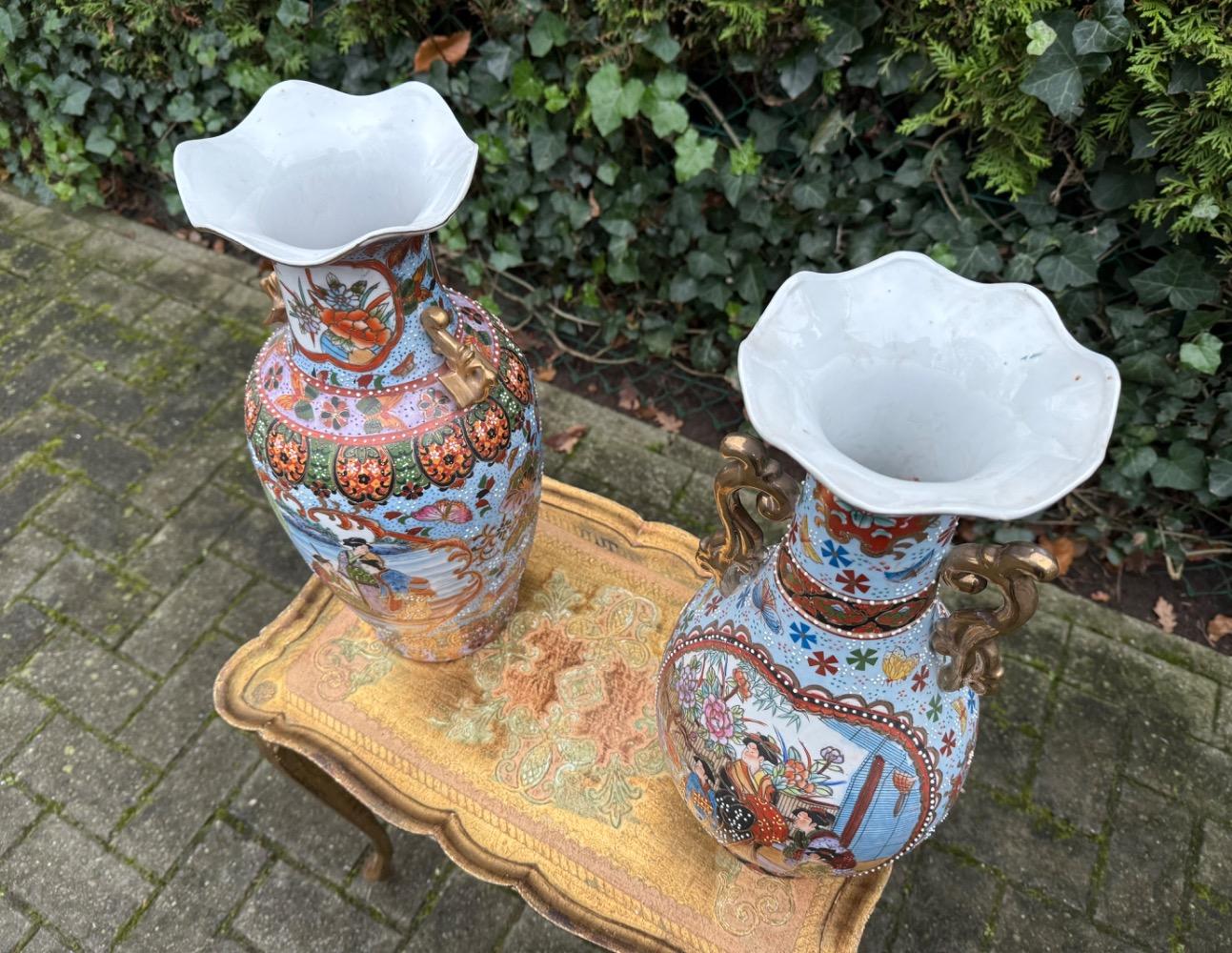 Chinese Pair of vases