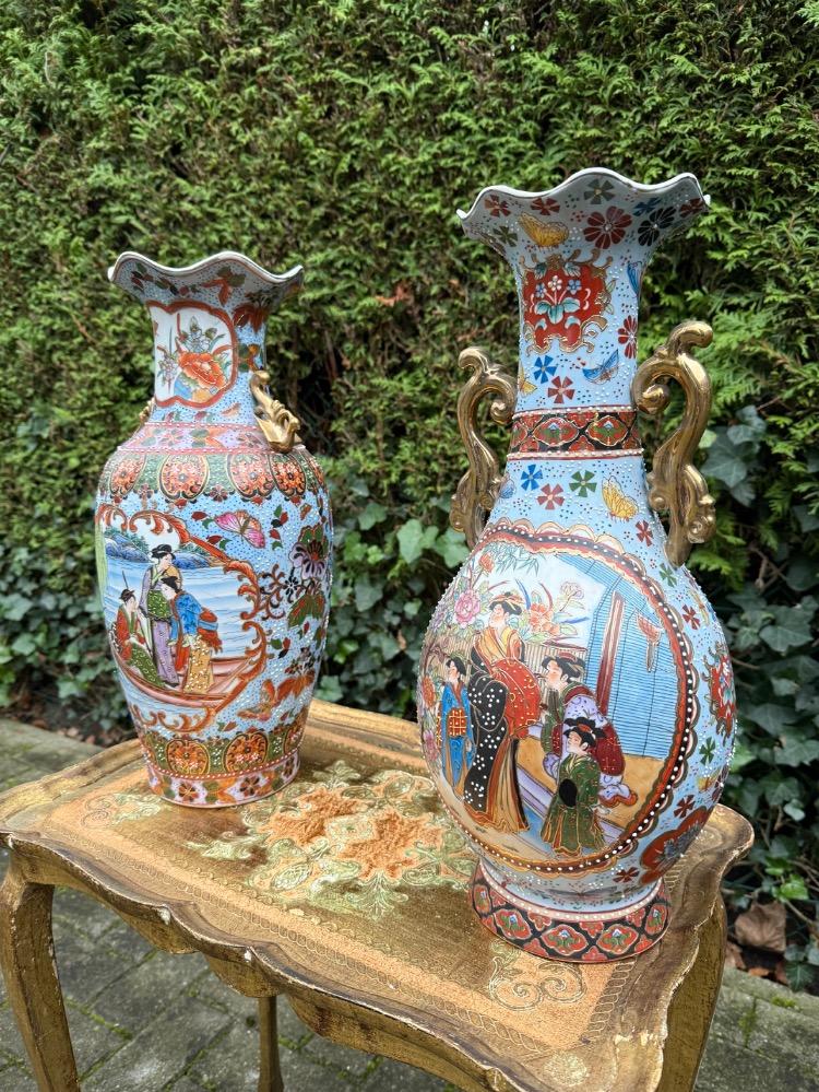 Chinese Pair of vases