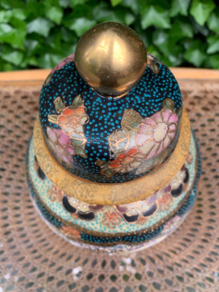 Chinese Vase with lid