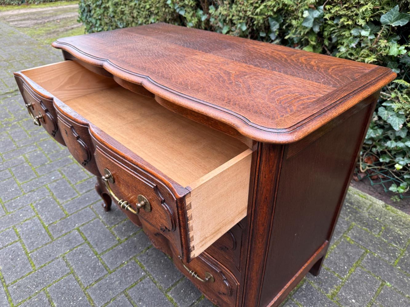 Country French Chest of drawers