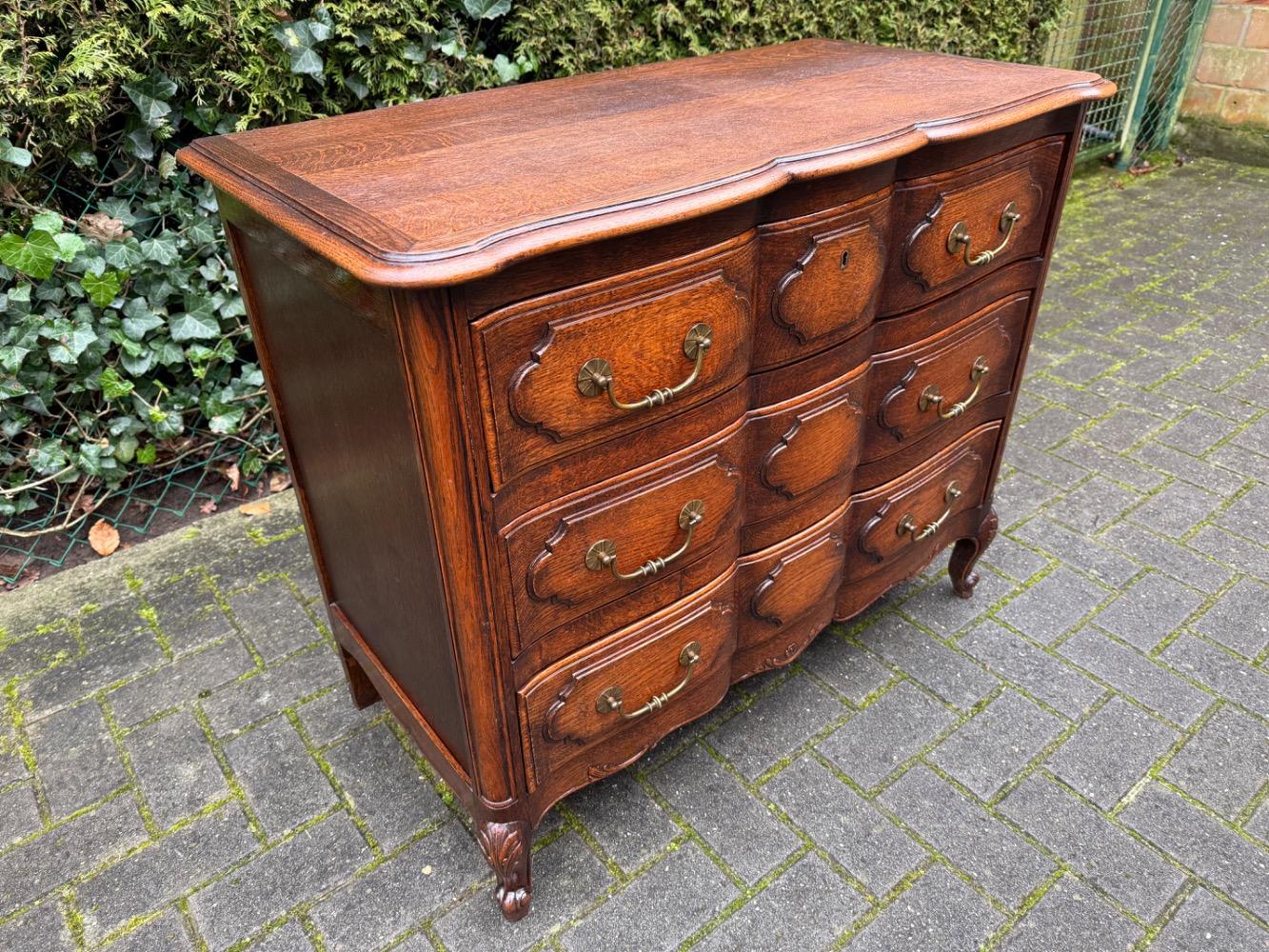 Country French Chest of drawers