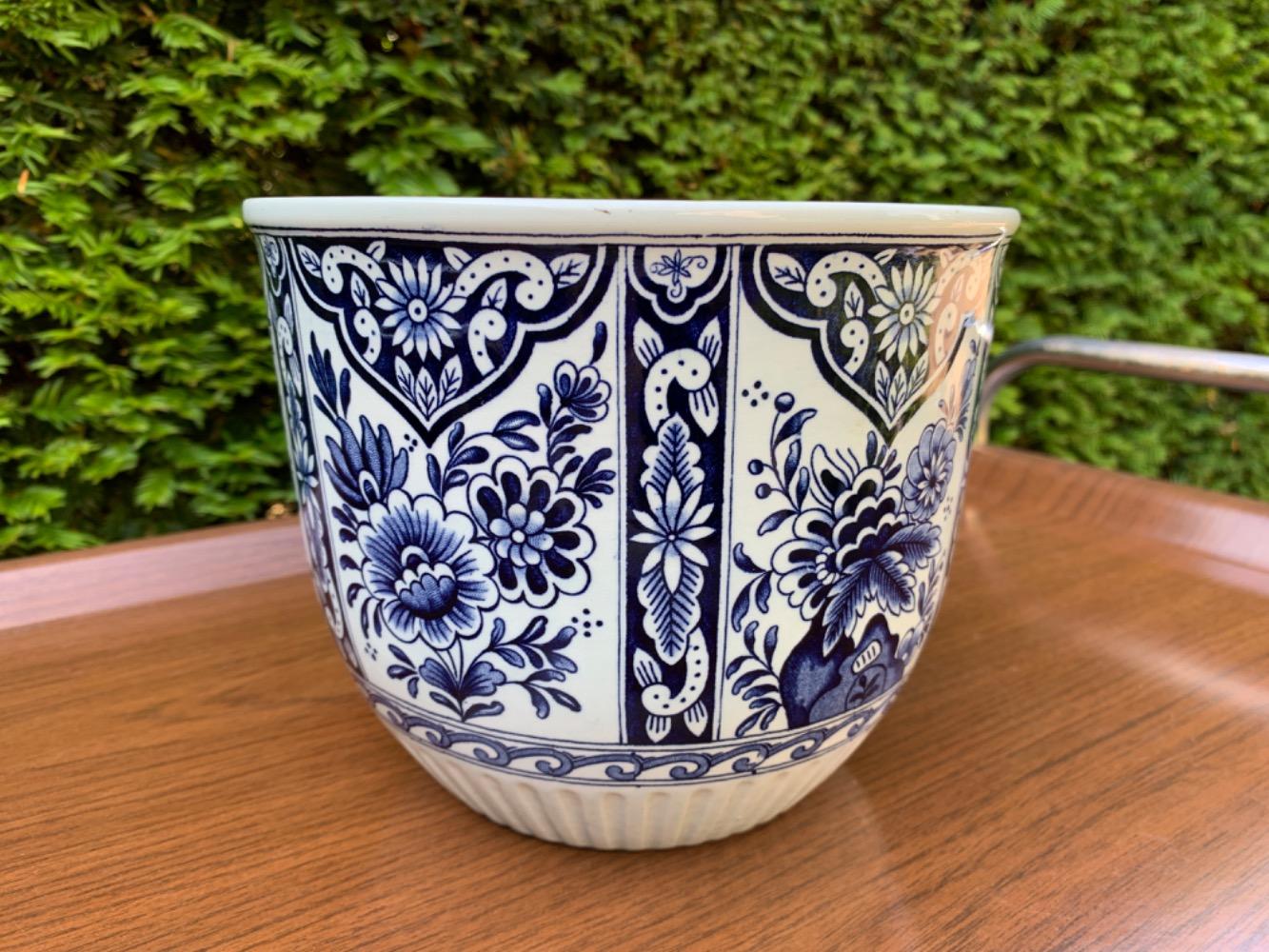 Delft Flower pot