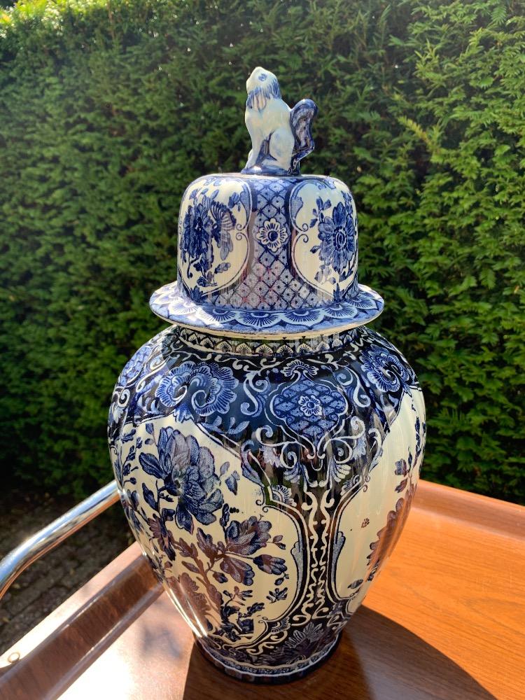 Delft style Pair of lidded pots