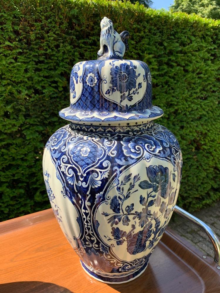 Delft style Pair of lidded pots