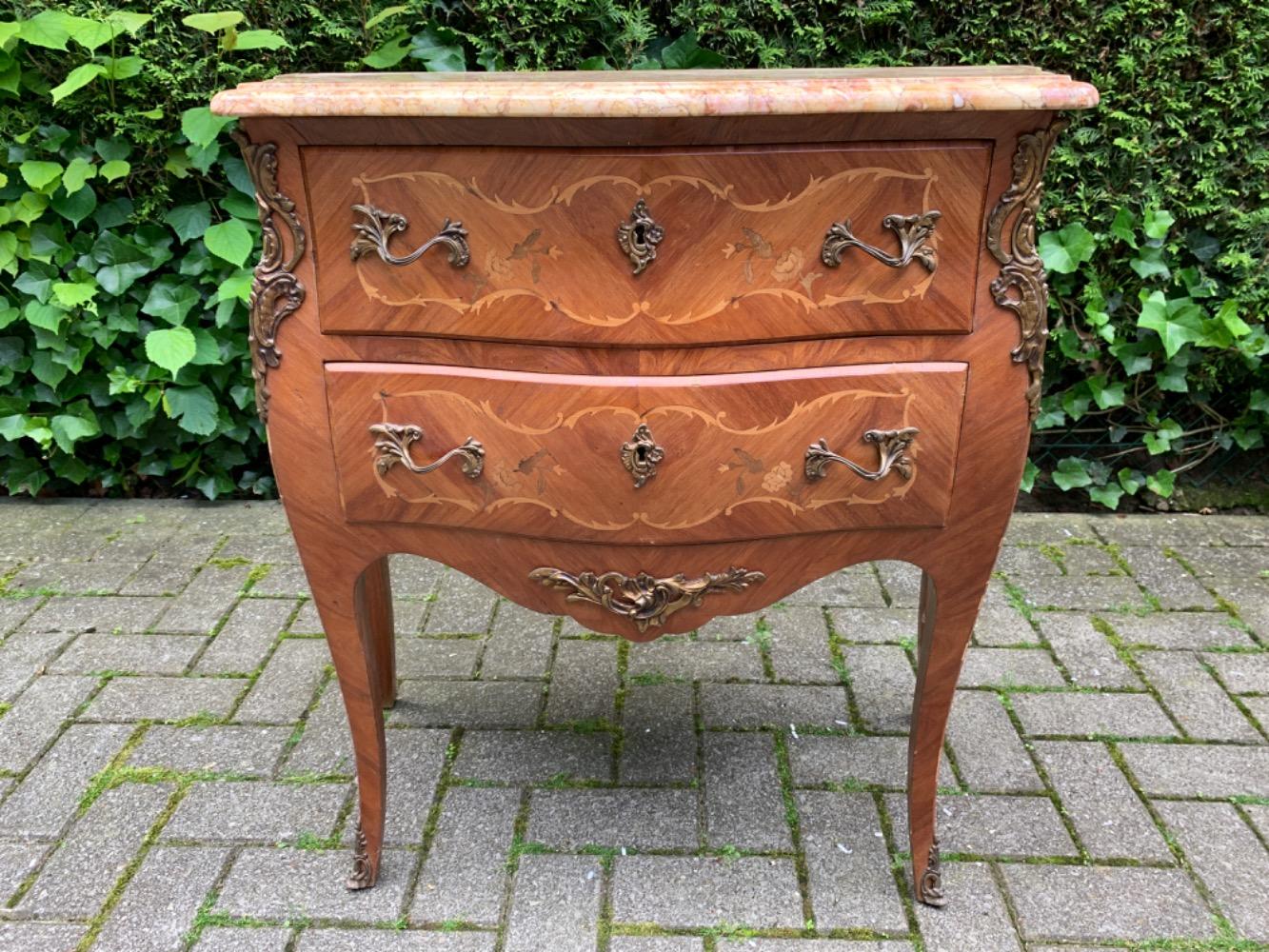 Louis XV style Chest of drawers