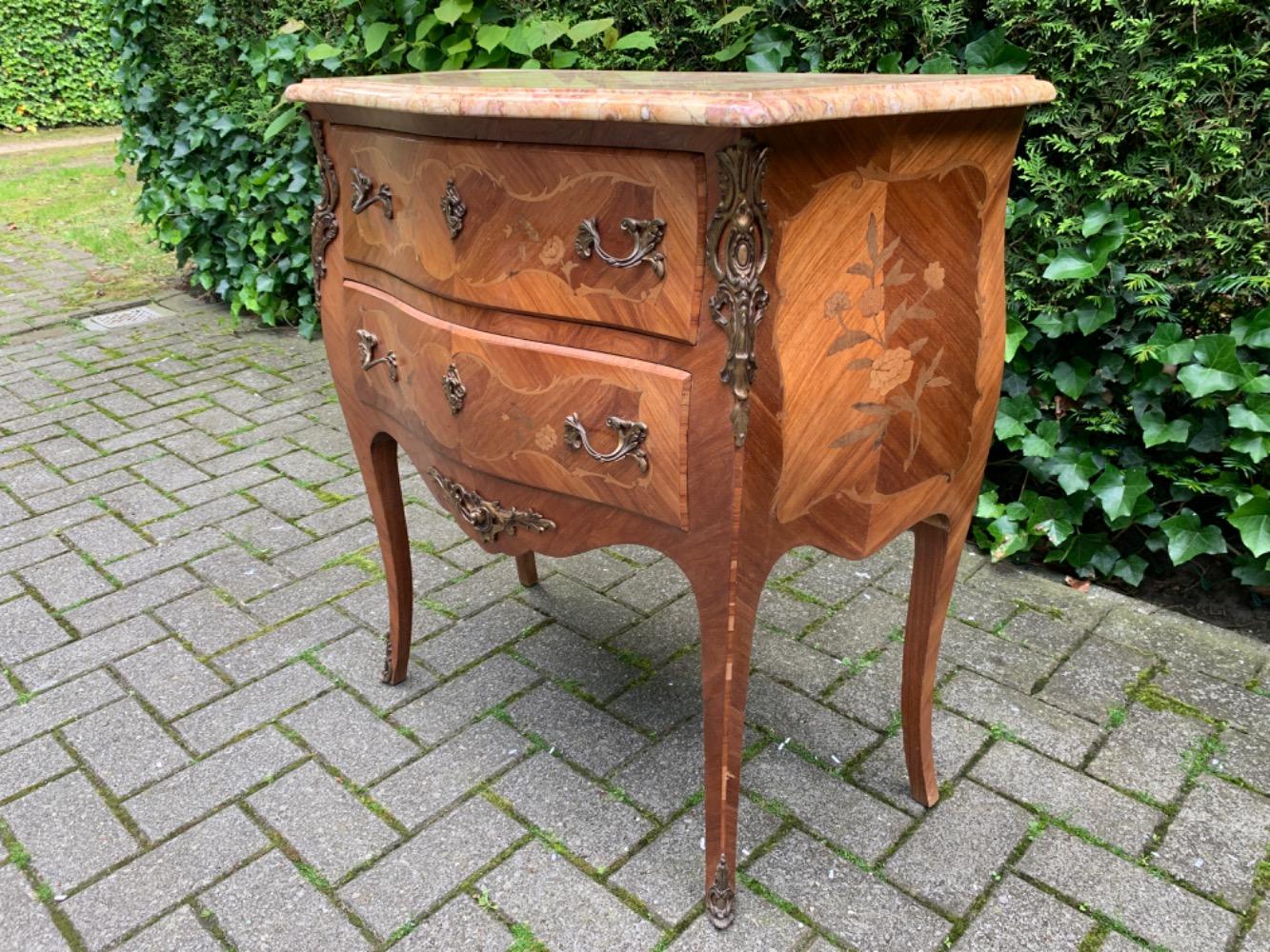 Louis XV style Chest of drawers