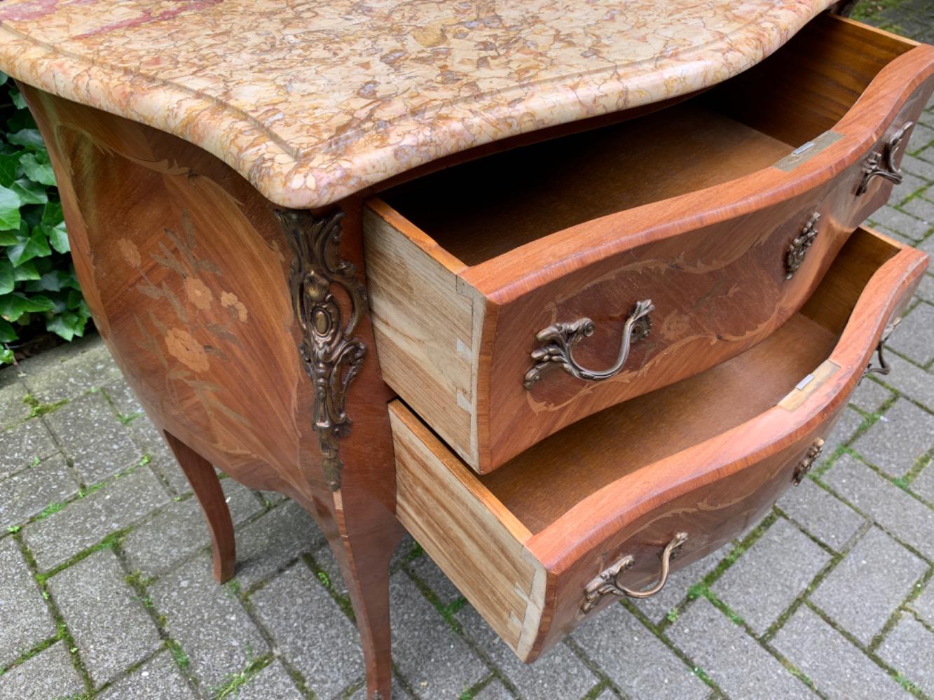 Louis XV style Chest of drawers