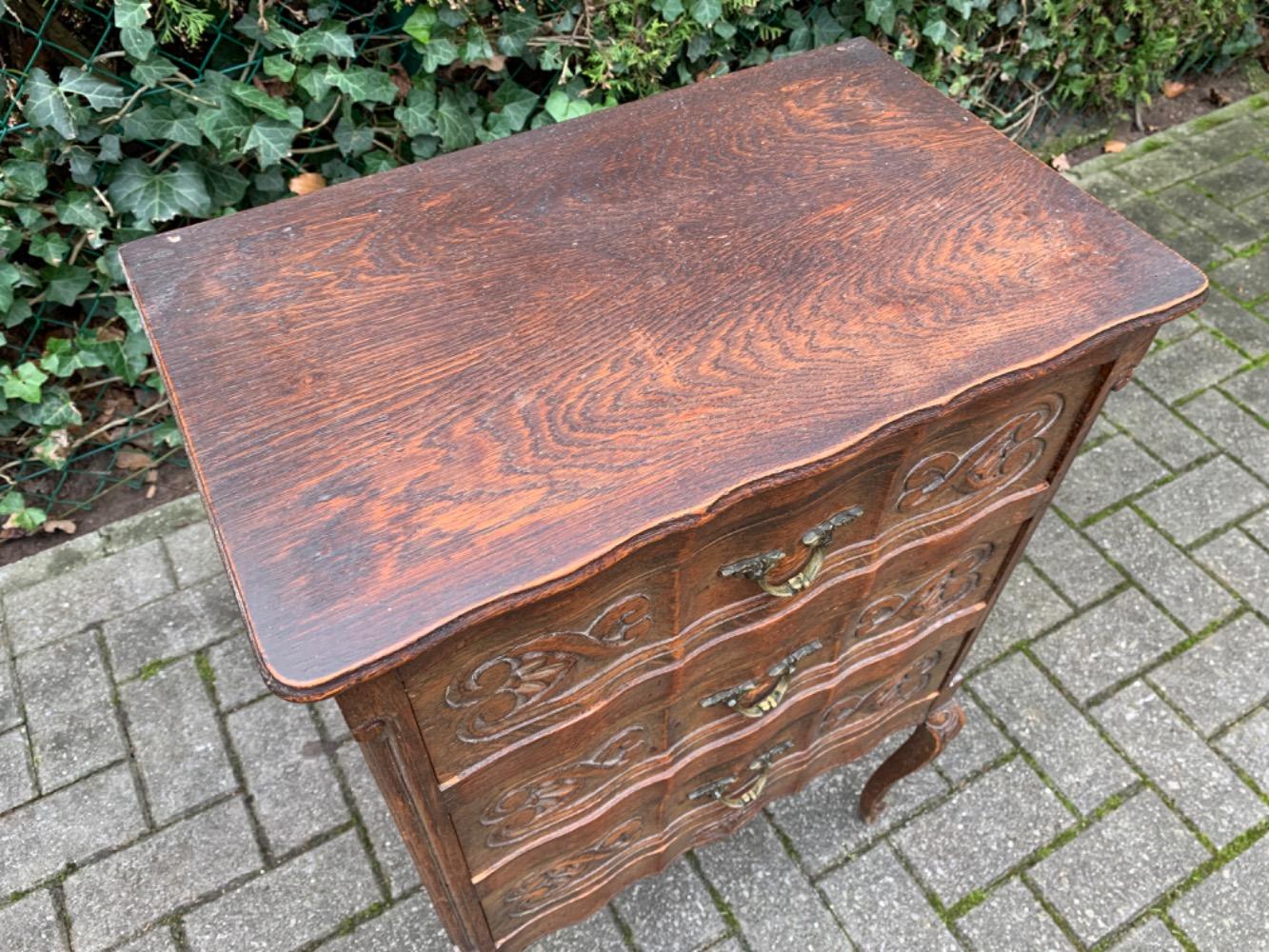 Louis XV style Chest of drawers