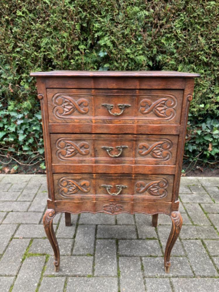 Louis XV style Chest of drawers