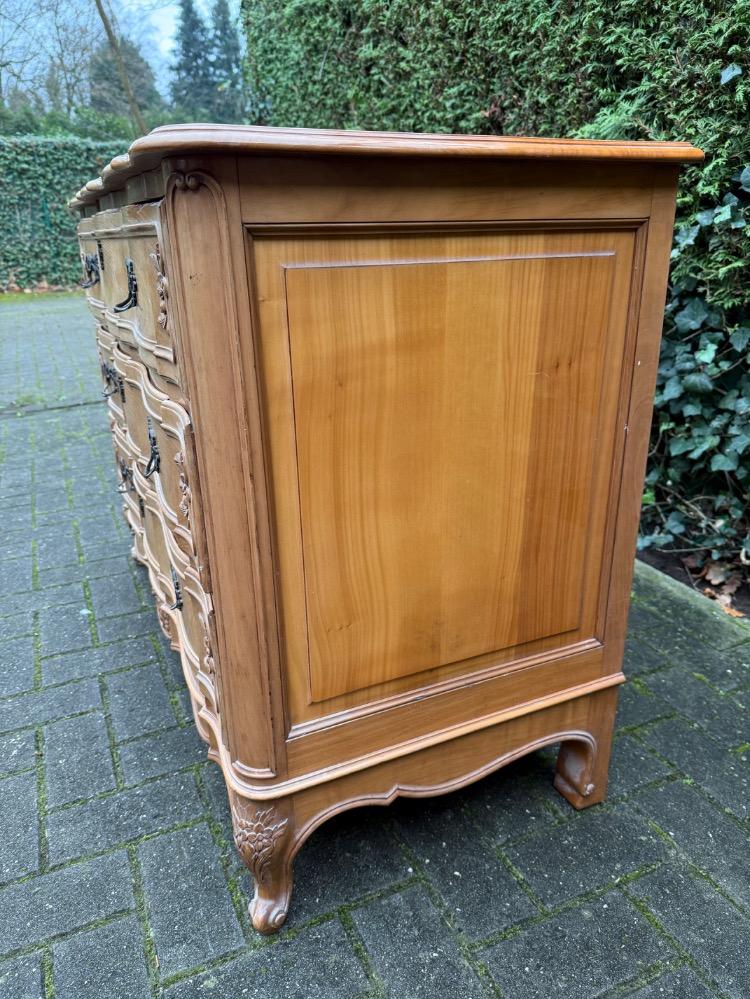 Louis XV style Chest of drawers