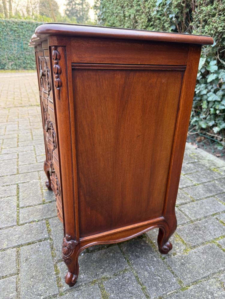 Louis XV style Chest of drawers