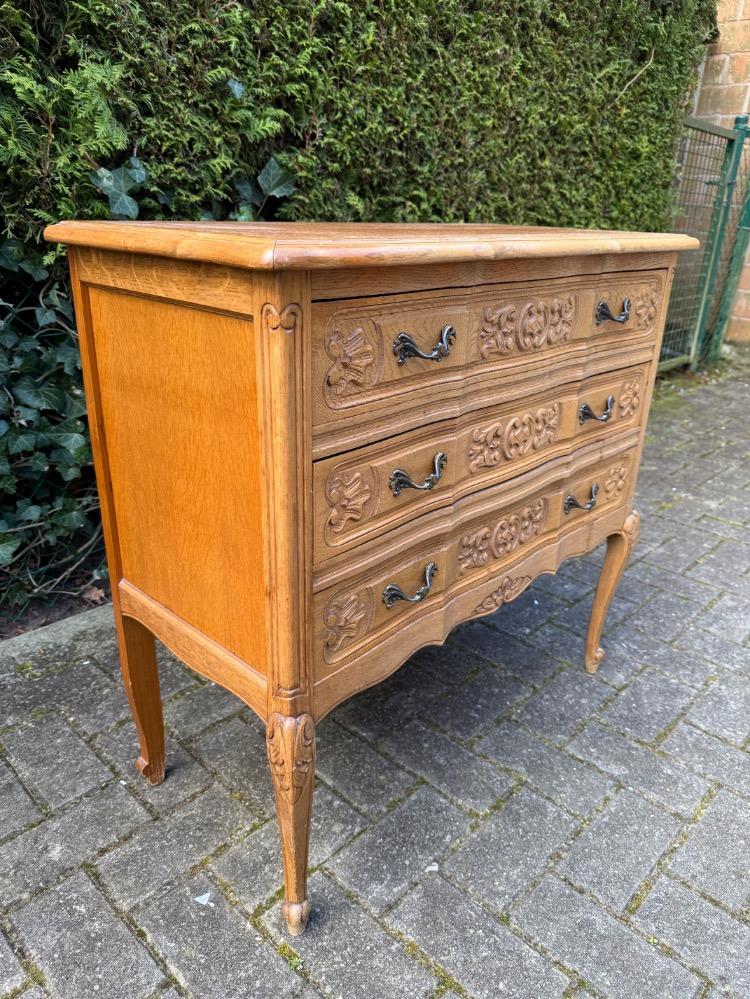 Louis XV style Chest of drawers