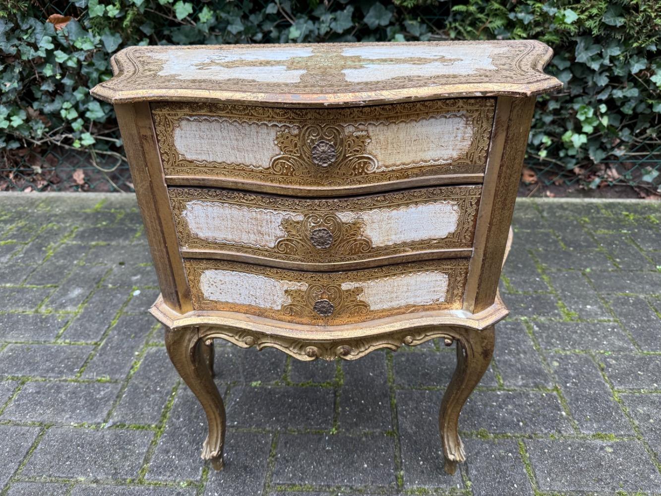 Rococo Chest of drawers