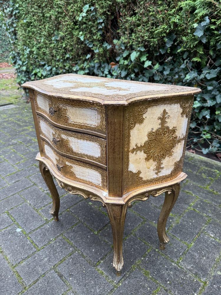 Rococo Chest of drawers