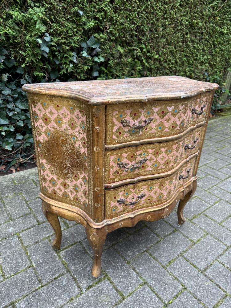 Rococo Chest of drawers