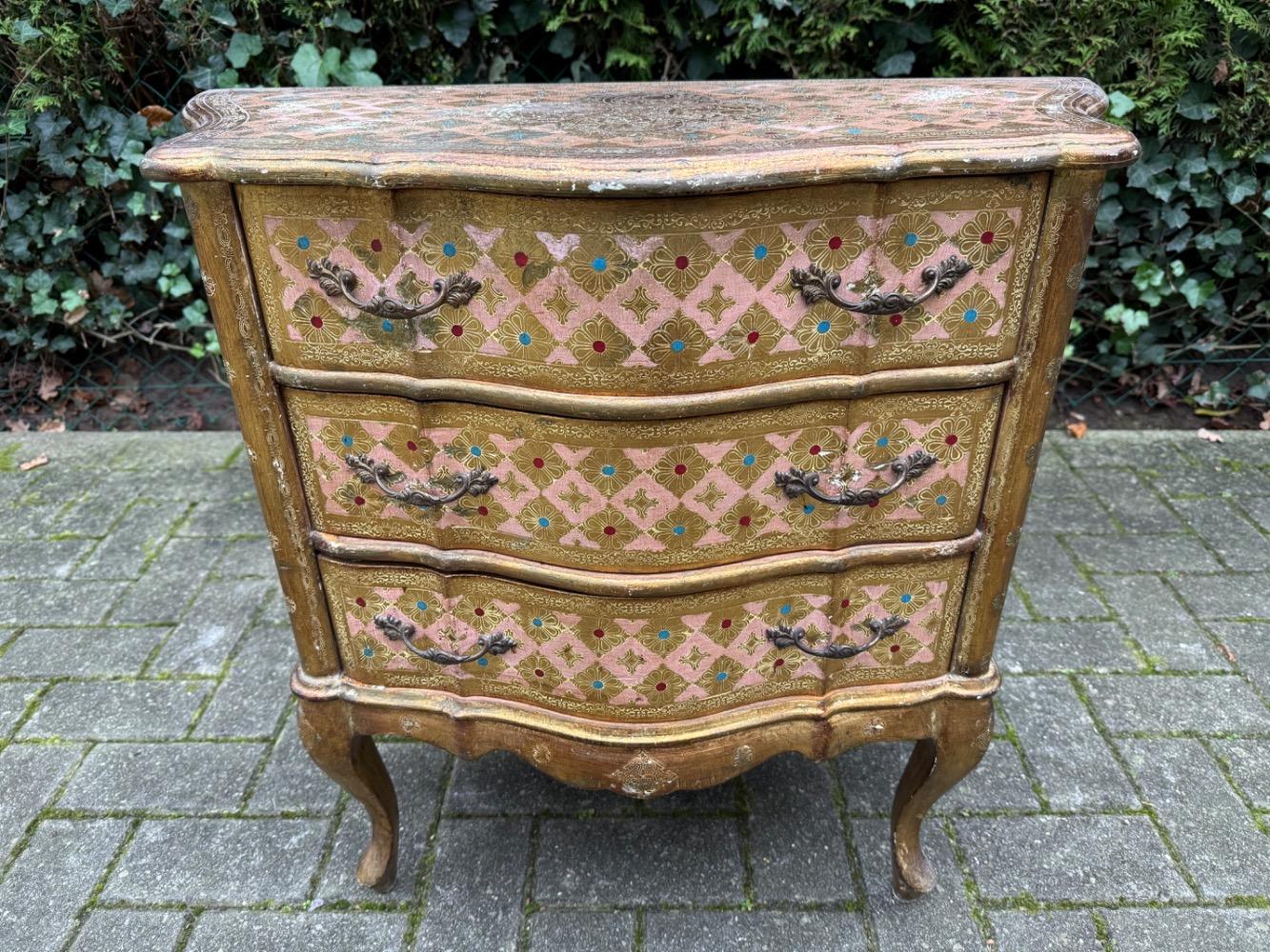 Rococo Chest of drawers